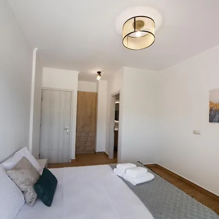 Aspasia's Mansion Ligia